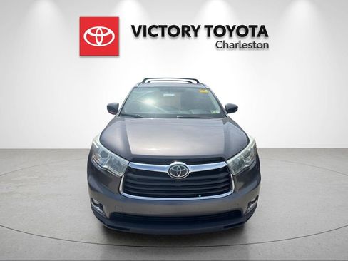 Used 2016 Toyota Highlander Limited Platinum AWD/4WD image 2
