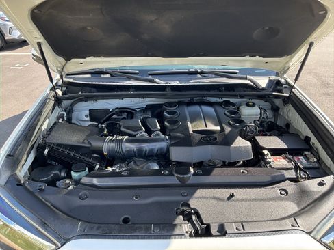 Used 2017 Toyota 4Runner Limited AWD/4WD image 34