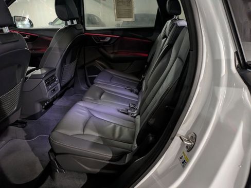 Certified 2025 Audi Q7 3.0T Premium Plus image 19