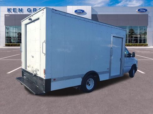 Used 2022 Ford E-350 and Econoline 350 Super Duty w/ Power Windows & Locks Group RWD image 13