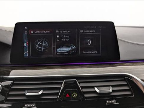 Used 2018 BMW M5 image 29