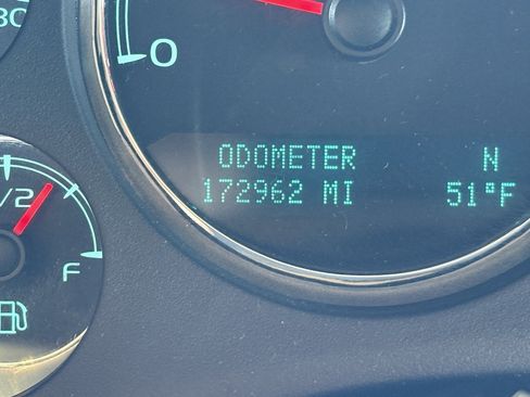 Used 2011 Chevrolet Suburban LTZ image 15