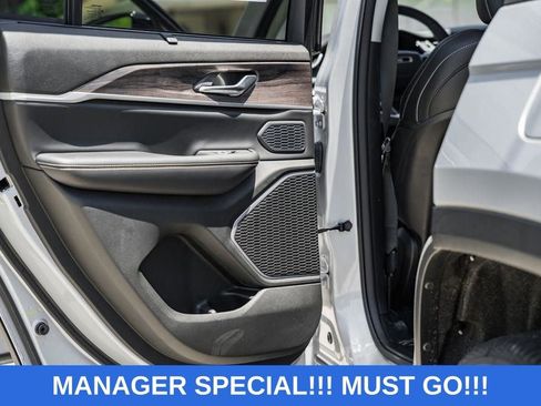 New 2024 Jeep Grand Cherokee Limited 4xe w/ Luxury Tech Group II image 32