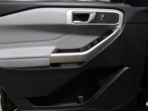 Used 2022 Ford Explorer XLT w/ Equipment Group 202A image 15