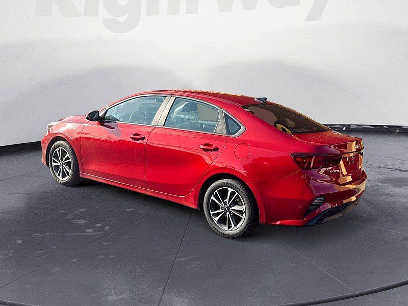 Used 2024 Kia Forte LXS w/ LXS Technology Package FWD image 3