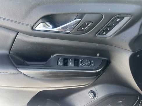 Used 2023 GMC Acadia SLT w/ Technology Package image 11