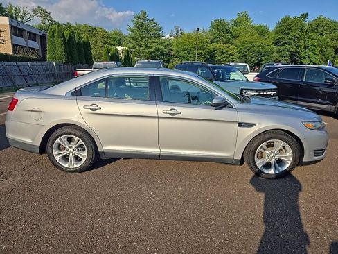 Used 2013 Ford Taurus SEL FWD image 6