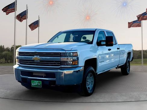 Used 2018 Chevrolet Silverado 2500 W/T w/ WT Convenience Package image 3