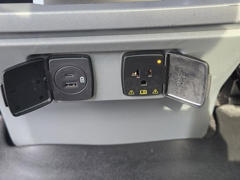 Used 2023 Ford F150 Lightning XLT image 30