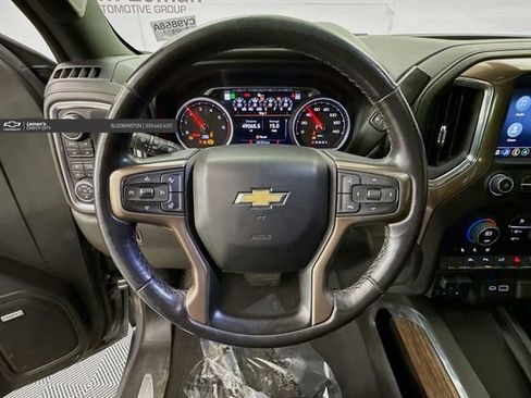 Used 2022 Chevrolet Silverado 1500 High Country w/ Technology Package image 13