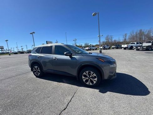 Used 2023 Nissan Rogue SV w/ SV Premium B Package image 3