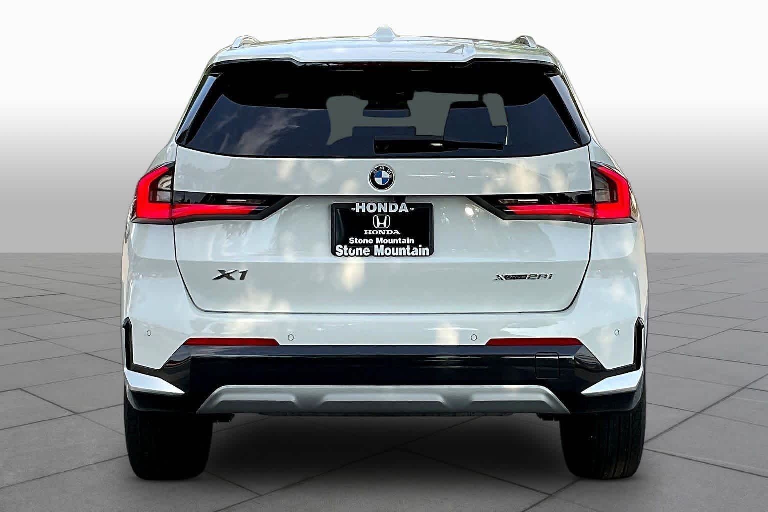 Used 2025 BMW X1 xDrive28i w/ Convenience Package AWD/4WD image 11