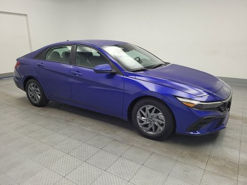Used 2024 Hyundai Elantra SEL image 11
