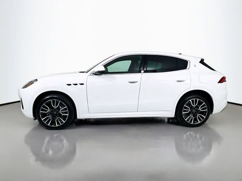 New 2025 Maserati Grecale GT image 5