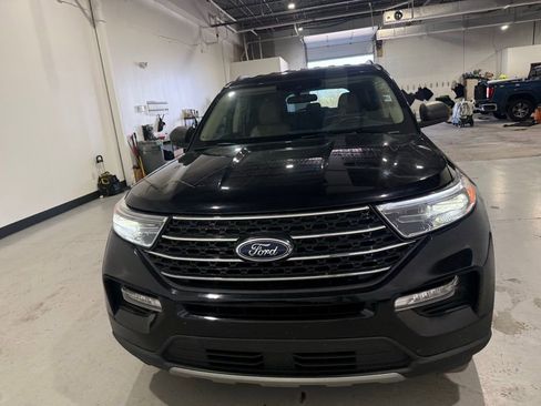 Used 2023 Ford Explorer XLT w/ Equipment Group 202A image 3