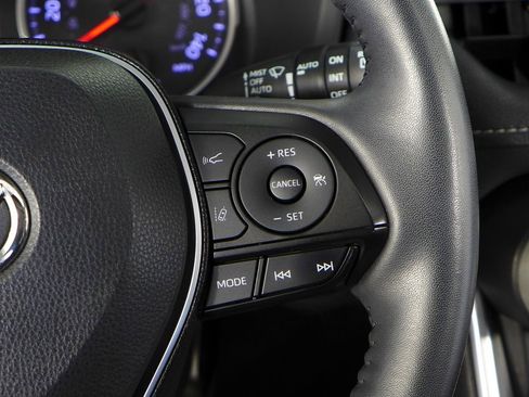 Used 2020 Toyota RAV4 XLE image 29