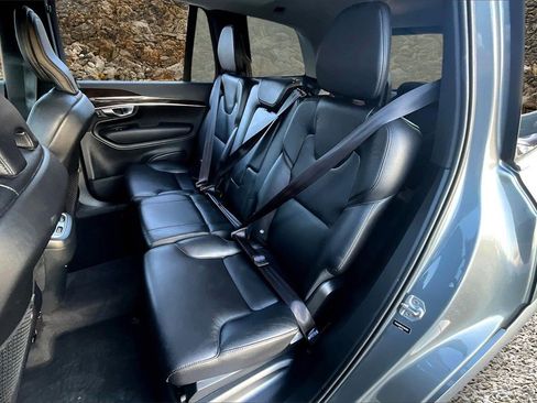 Used 2019 Volvo XC90 T6 Momentum w/ Advanced Package image 23