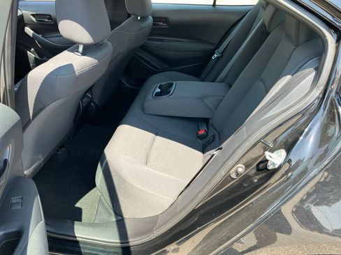 Used 2025 Toyota Corolla LE FWD image 8