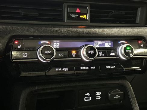 Used 2024 Honda Pilot TrailSport image 23