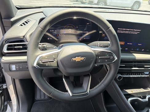New 2026 Chevrolet Traverse LT w/ Driver Confidence Package FWD image 25