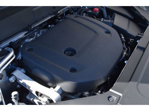 New 2026 Volvo XC90 B6 Plus w/ Protection Package Premier image 27