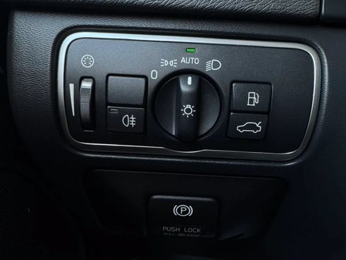 Used 2014 Volvo S60 T5 FWD image 14