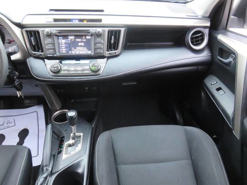 Used 2014 Toyota RAV4 XLE image 16