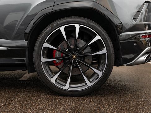 Used 2020 Lamborghini Urus image 35