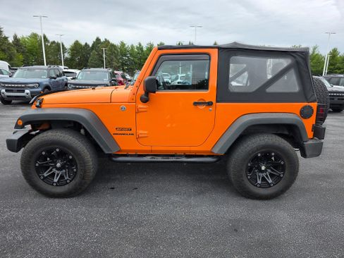 Used 2013 Jeep Wrangler Sport AWD/4WD image 2
