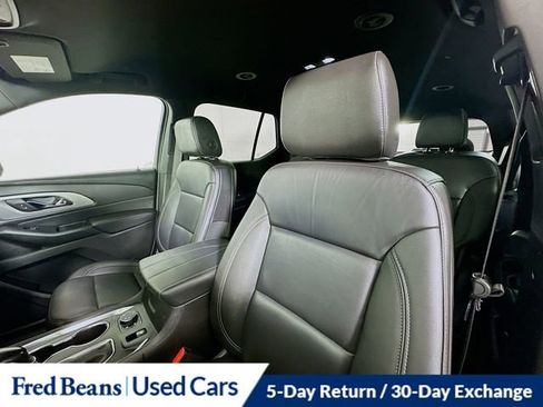 Used 2022 Chevrolet Traverse LT w/ LT Premium Package image 23