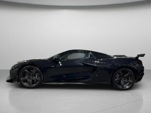 Used 2024 Chevrolet Corvette Z06 w/ Z07 Performance Package RWD image 7