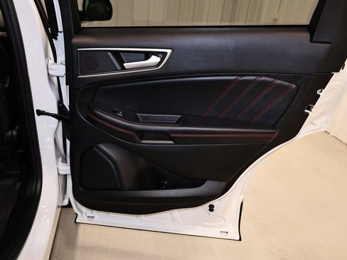 Certified 2023 Ford Edge ST-Line w/ Cargo Accessory Package image 17