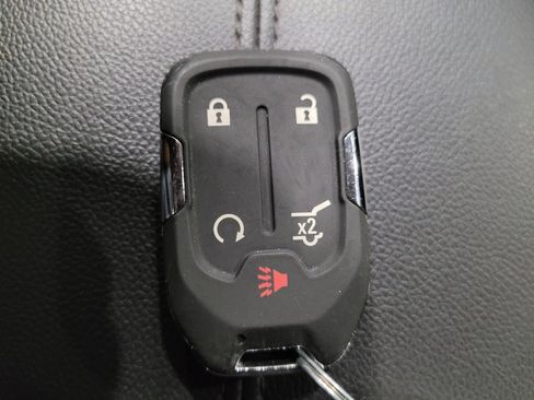 Used 2023 GMC Terrain SLT w/ Infotainment Package II FWD image 32