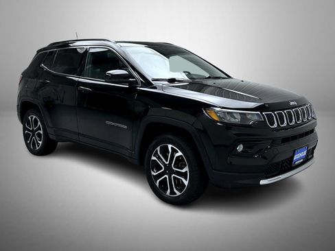 Used 2023 Jeep Compass Limited w/ Sun and Sound Group AWD/4WD image 3