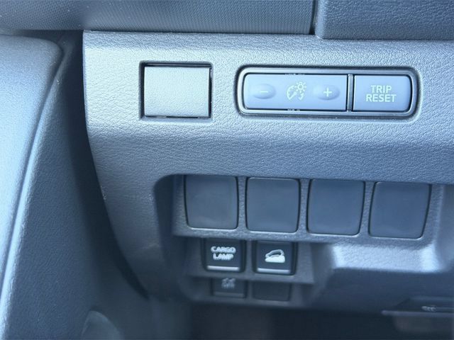 Used 2023 Nissan Frontier SV AWD/4WD image 19
