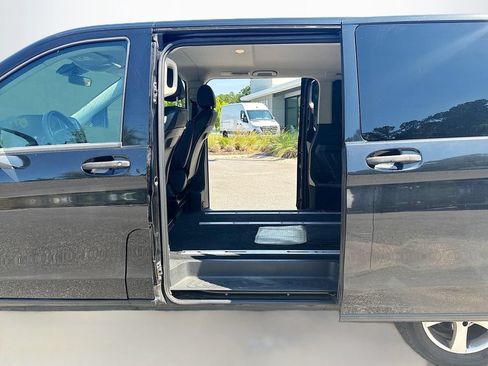 Used 2018 Mercedes-Benz Metris Passenger image 15