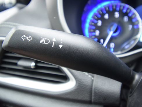 New 2027 Chrysler Pacifica Select FWD image 27