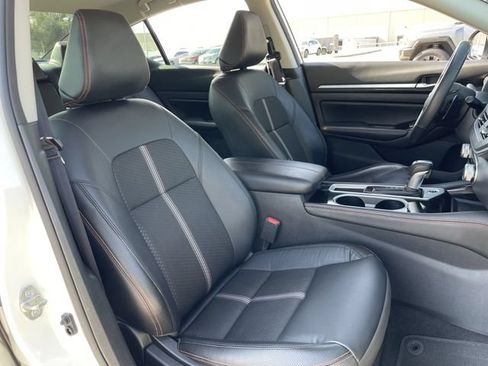 Used 2024 Nissan Altima 2.5 SR FWD image 26