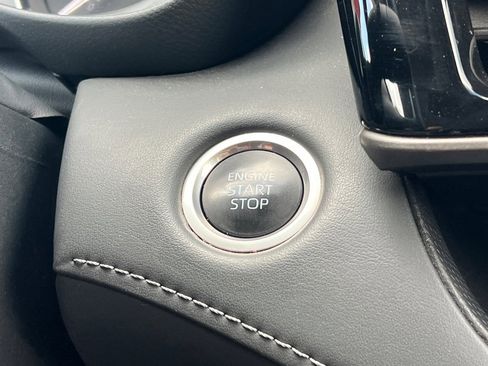 Used 2024 Toyota Highlander XLE image 33