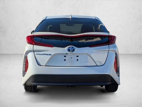 Used 2018 Toyota Prius Prime Premium image 6