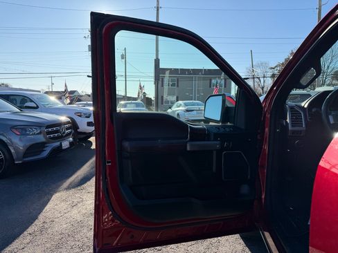 Used 2015 Ford F150 Platinum w/ Equipment Group 701A Luxury image 9