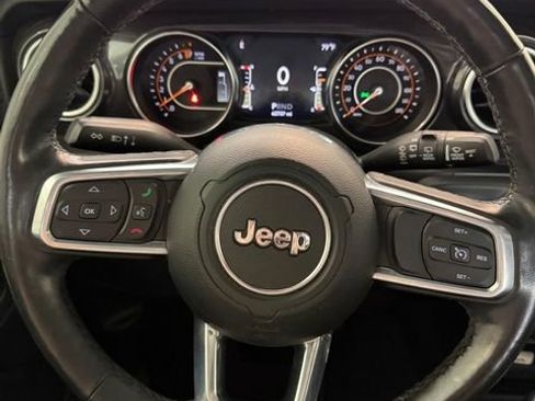 Used 2021 Jeep Wrangler Unlimited Sahara image 9