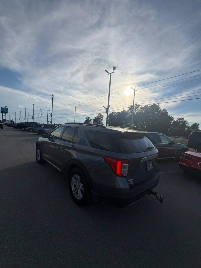 Used 2022 Ford Explorer XLT w/ Equipment Group 202A RWD image 4