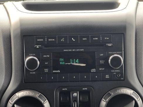 Used 2018 Jeep Wrangler Unlimited Sport S image 13