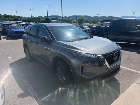 Used 2023 Nissan Rogue S FWD image 2