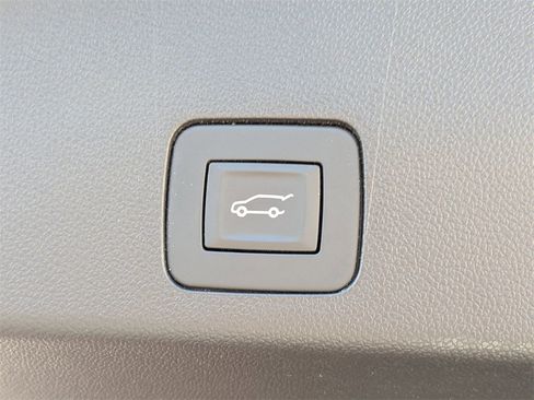 Used 2025 Buick Encore GX Avenir w/ Avenir Technology Package image 24