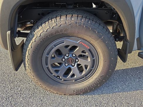 New 2025 Nissan Frontier PRO-4X image 7