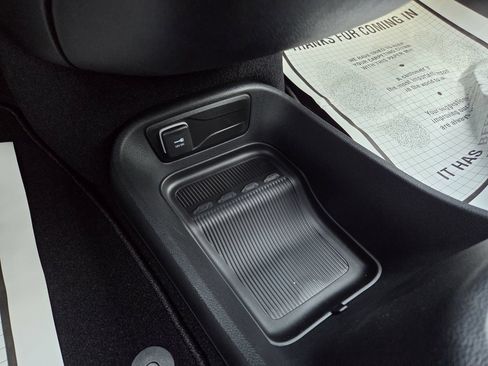 New 2026 Chrysler Pacifica Select FWD image 29
