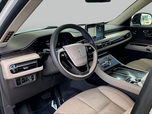 Used 2023 Lincoln Aviator Reserve w/ Elements Package Plus RWD image 16