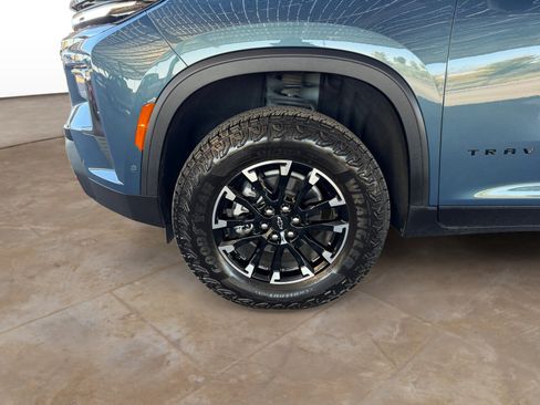 Used 2025 Chevrolet Traverse Z71 w/ Enhanced Driving Package image 31